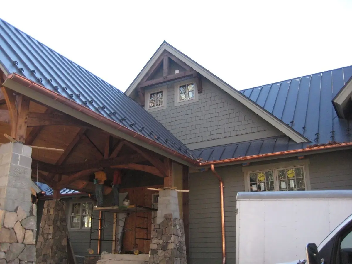 Craftsman Roofing team delivering quality roofing work in Ara